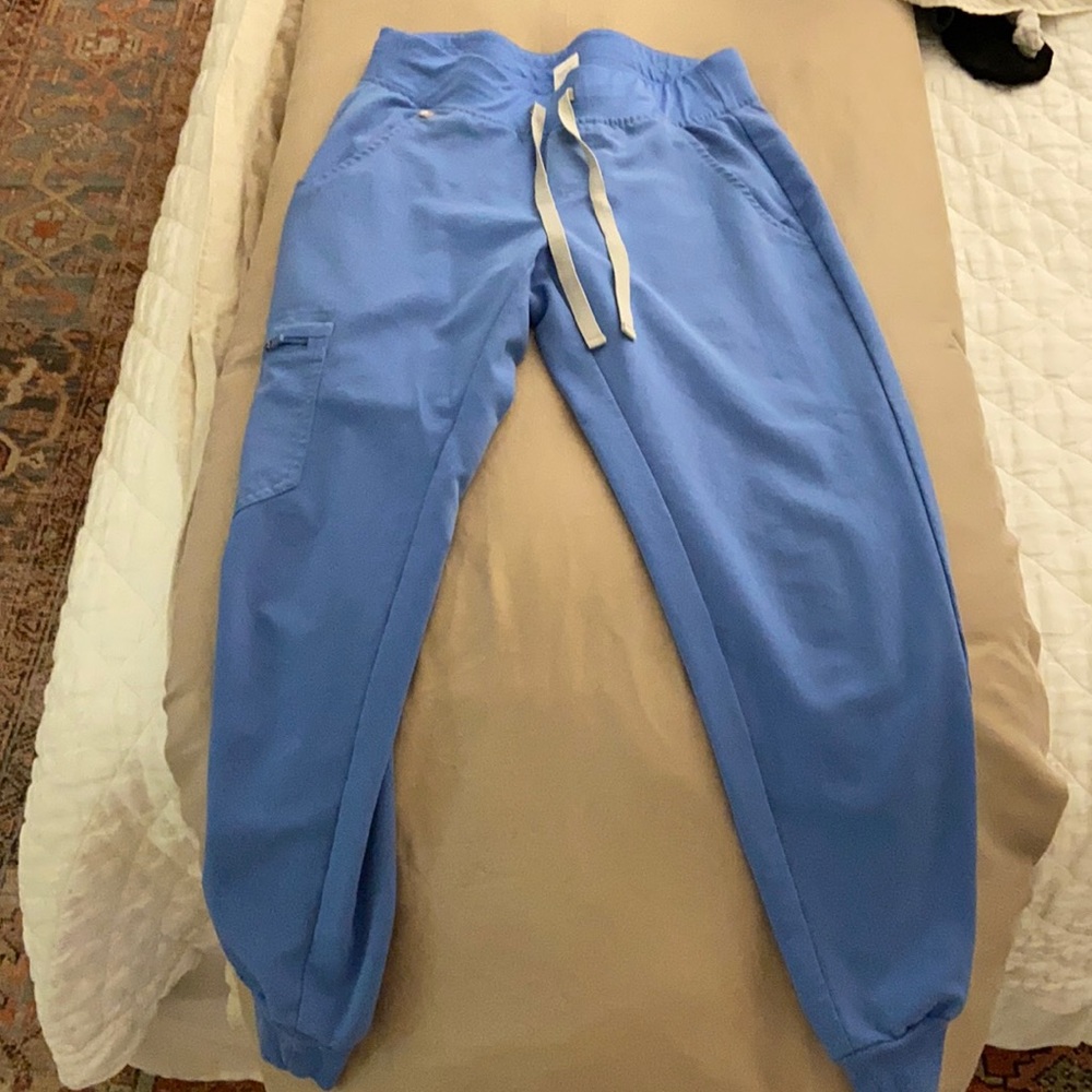 FIGS Zamora Jogger Scrubs Pant
